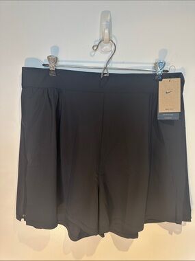 Nike Women's Black Dri-fit High Rise Perfect Stretch Athletic Shorts